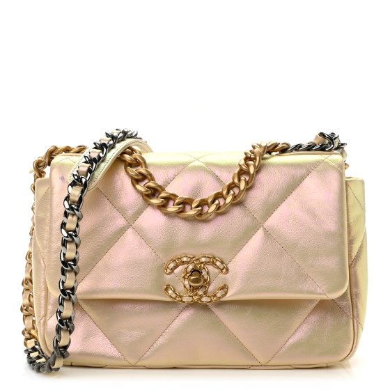 a3df06f09acde797aff1ac70c6023fa6 Everything you need to know about Chanel's Chanel 19 Bags 2023
